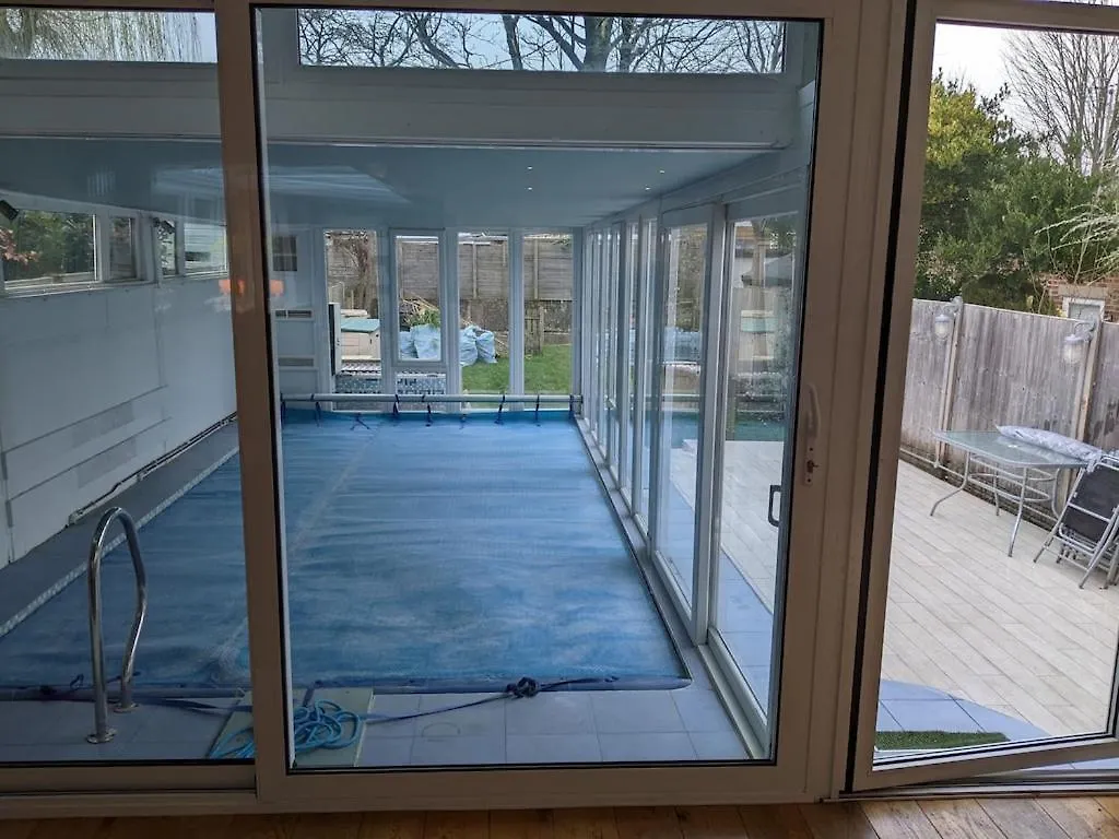 River House With Heated Pool June To Sep & Garden Twickenham Villa